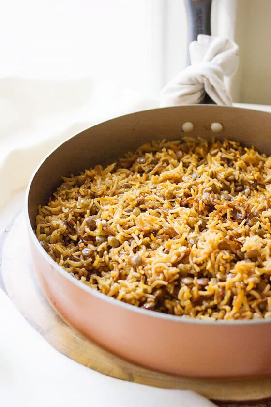Mujadara. Lebanese side dish turned into a meal in my house! Easy to convert to vegan delight by using vegetable stock. Lentils with rice topped with caramelized onion. You won’t believe how delicious this dish is until you taste it. www.munatycooking.com | @munatycooking