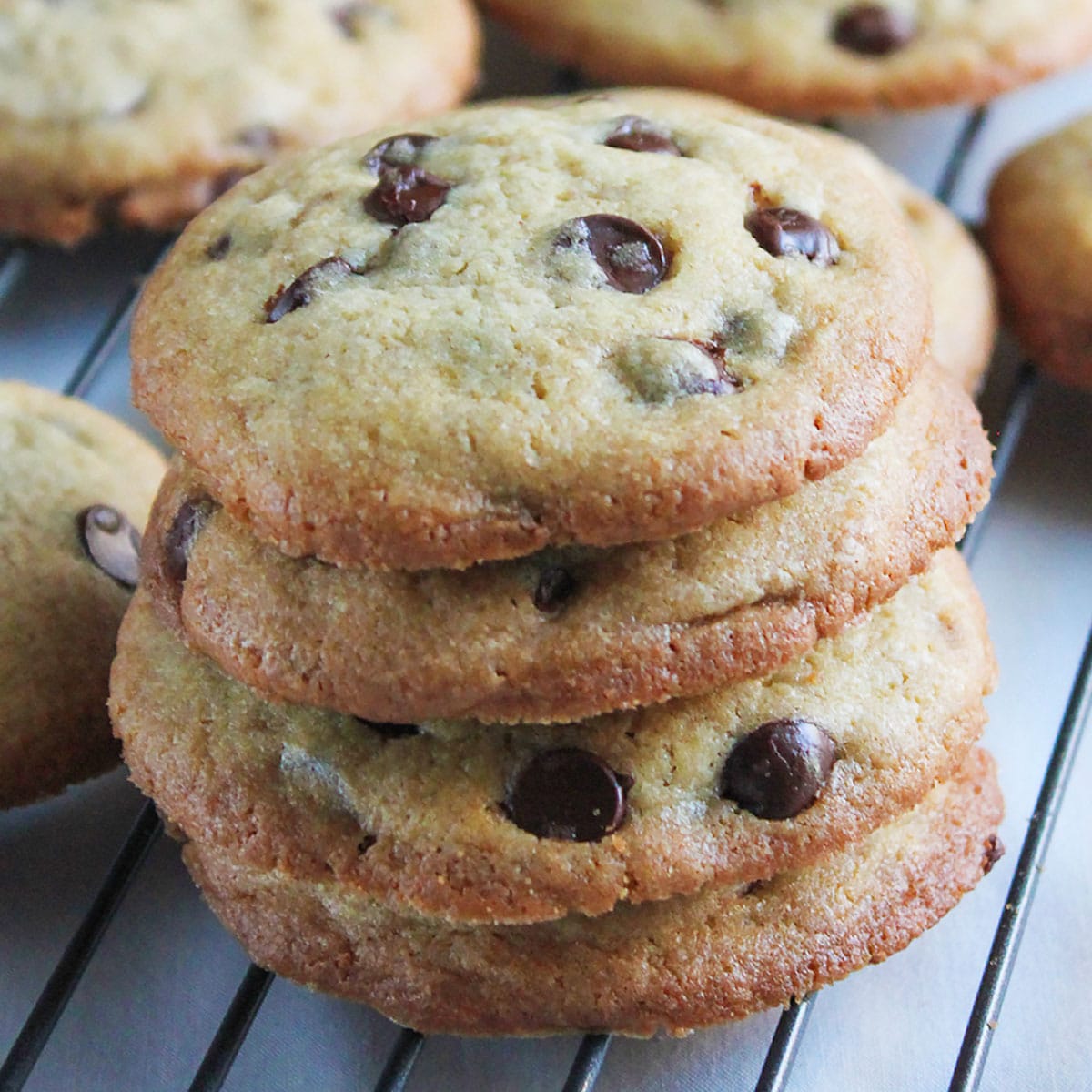 Brown butter chocolate chips cookies feature image 2026.