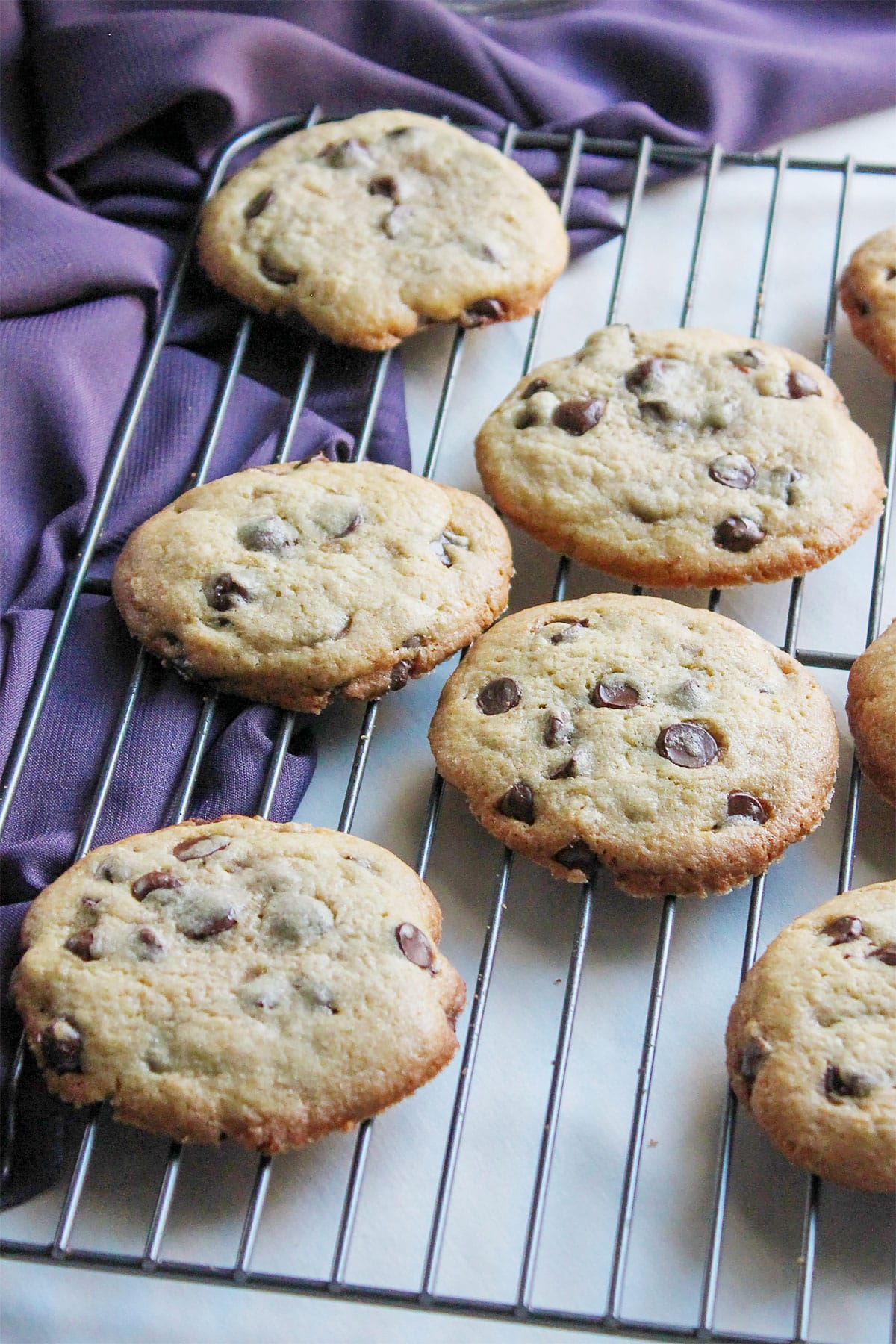Brown butter chocolate chips cookies on cooling rack 2026.