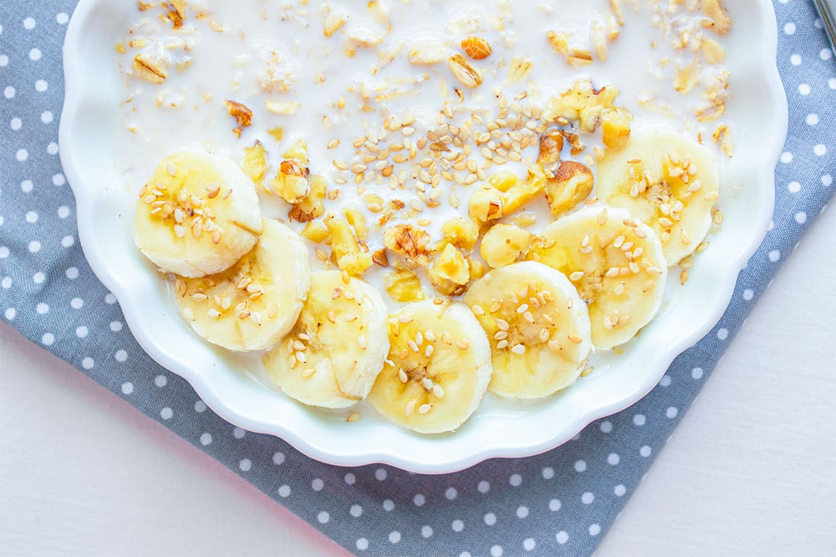 Banana overnight oats overhead shot.