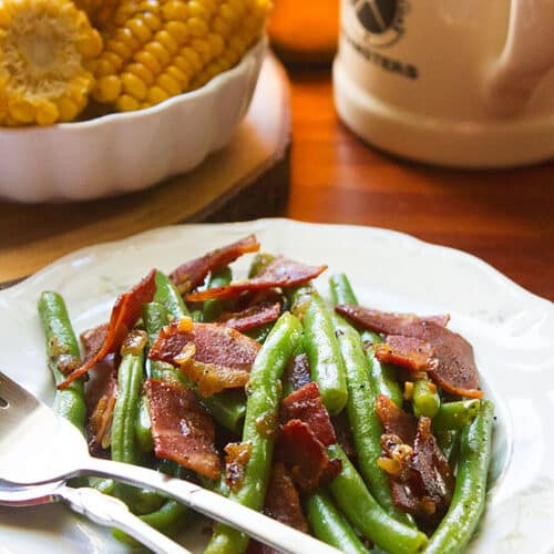 Green Beans with Turkey Bacon. A delicious side dish, little garlic, little onion, and is insanely satisfying. Learn how to blanch the green beans and maintain a good crunch. www.munatycooking.com | @munatycooking