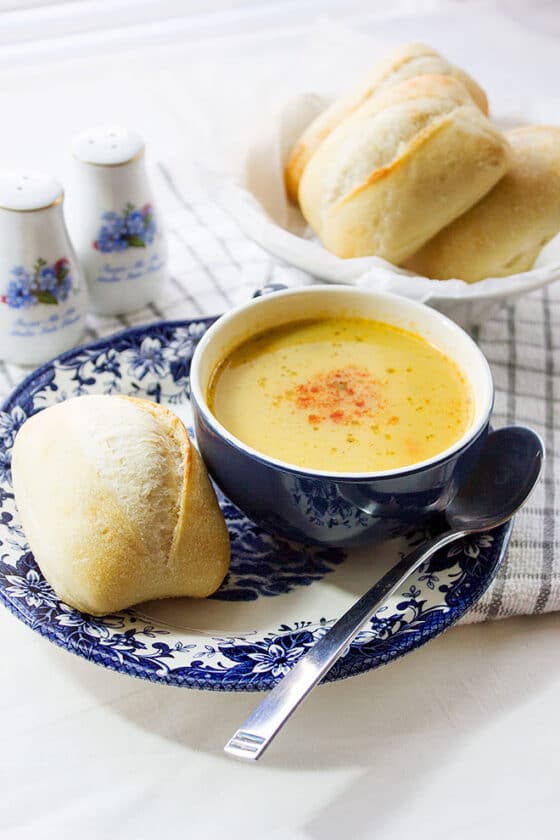 Lentil Vegetable Soup. A healthy and delicious soup, it hardly takes 18 minutes to make. A great way to include vegetables in your diet. Kid approved recipe and is perfect with rolls on the side. #AD #Sponsored. www.munatycooking.com | @munatycooking @pepperidgefarm