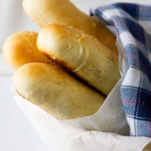 Feature image of Olive Garden Breadsticks.