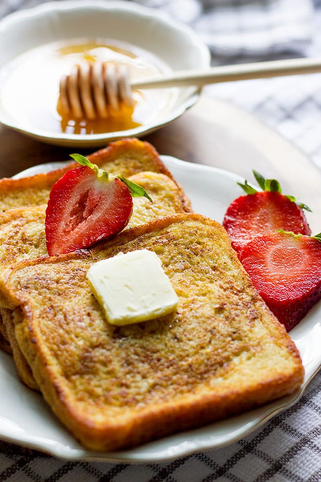 French Toast Golden and Delicious Breakfast - Munaty Cooking