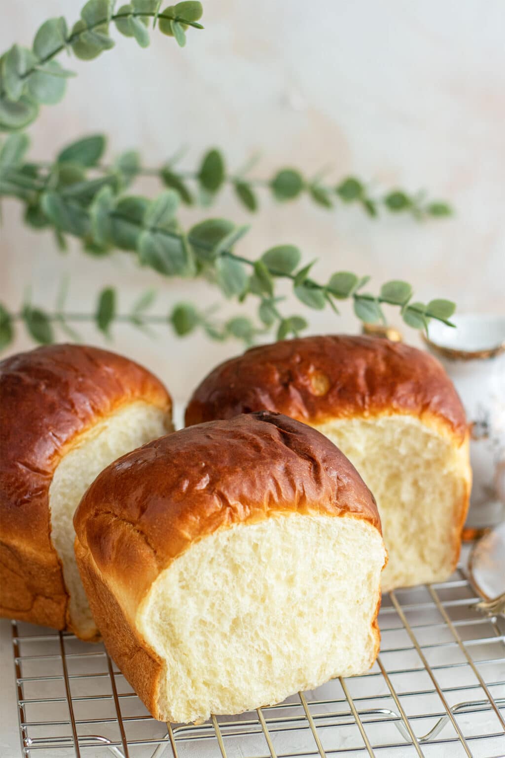 Easiest Fluffy Japanese Milk Bread Recipe (Step By Step)