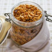 Pumpkin pie spice granola feature image 2023.